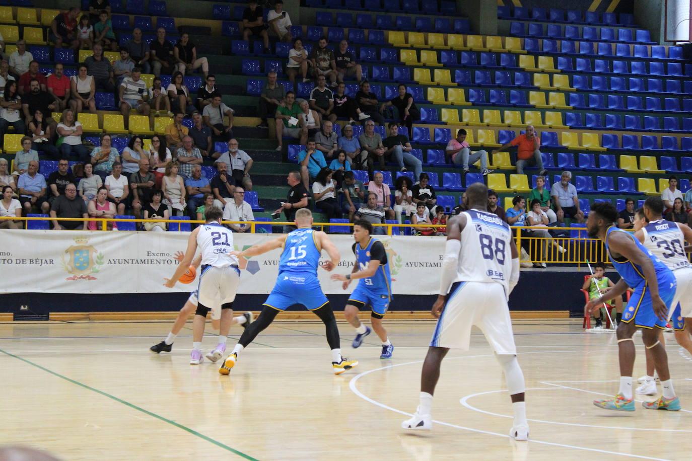 Béjar disfruta con el baloncesto