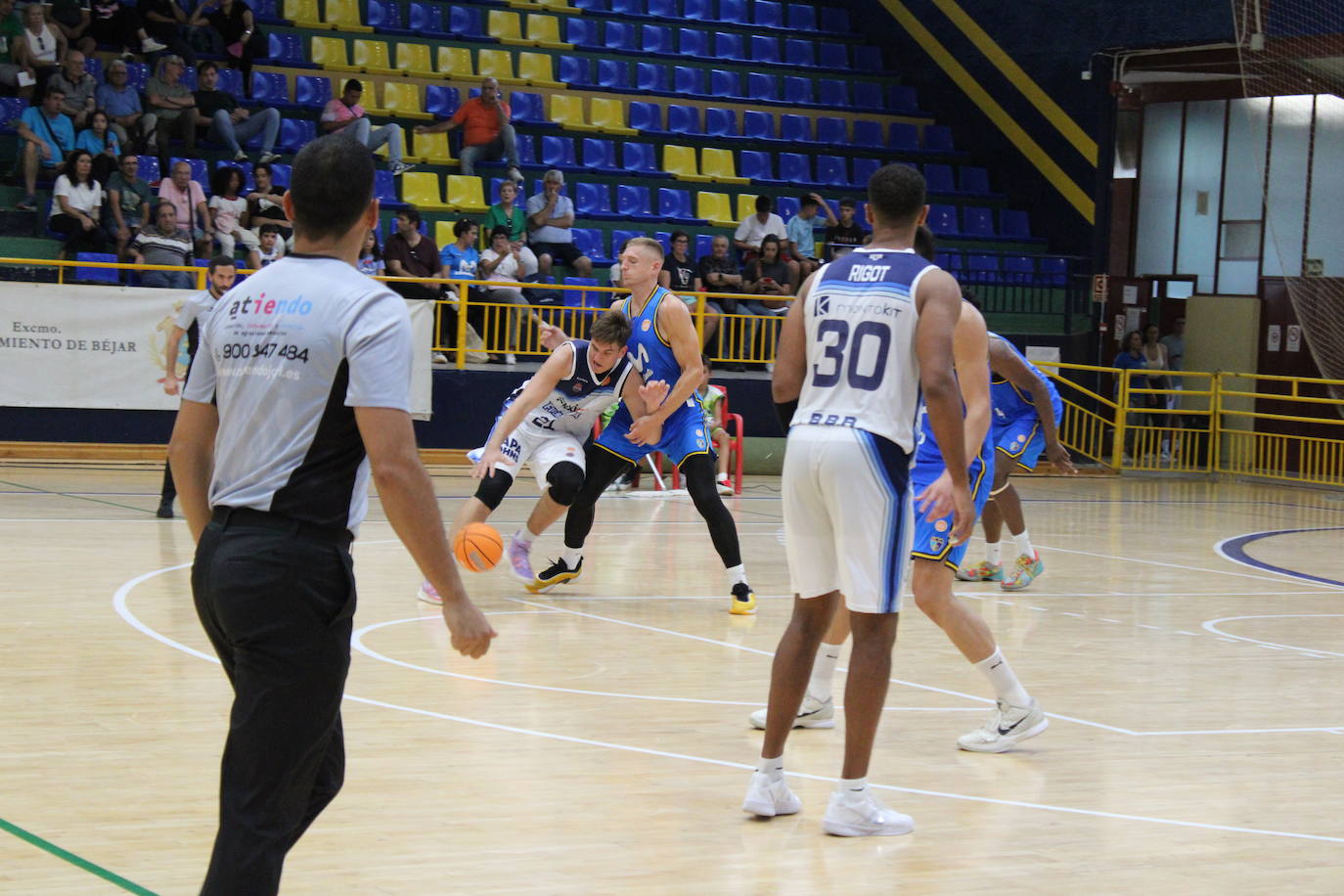 Béjar disfruta con el baloncesto