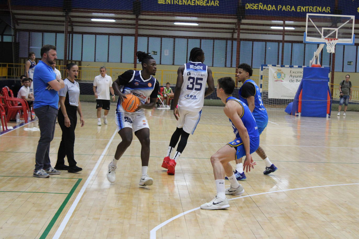 Béjar disfruta con el baloncesto