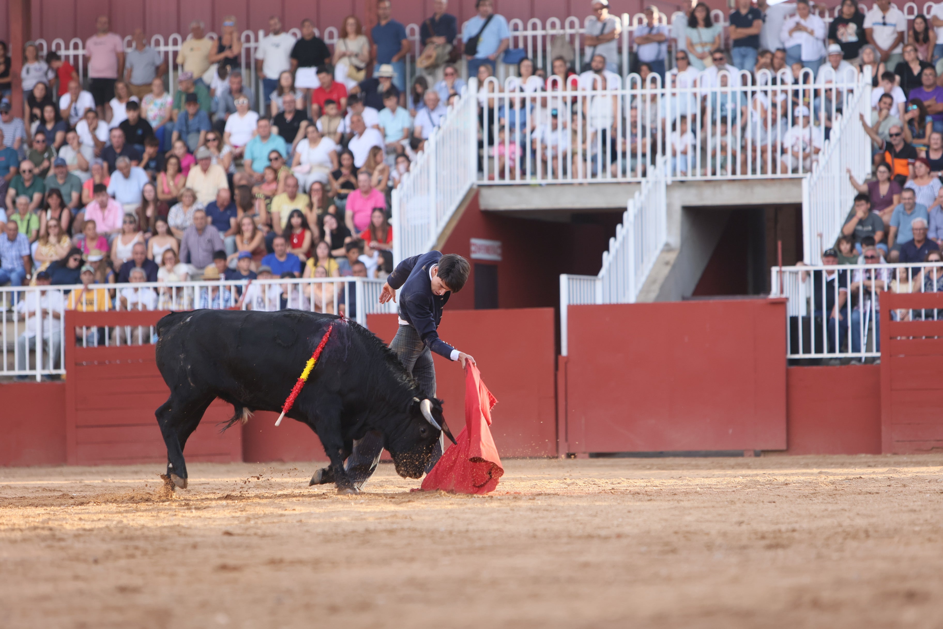 Dos orejas para Mateos, Norte y Rojo en el certamen de novilleros