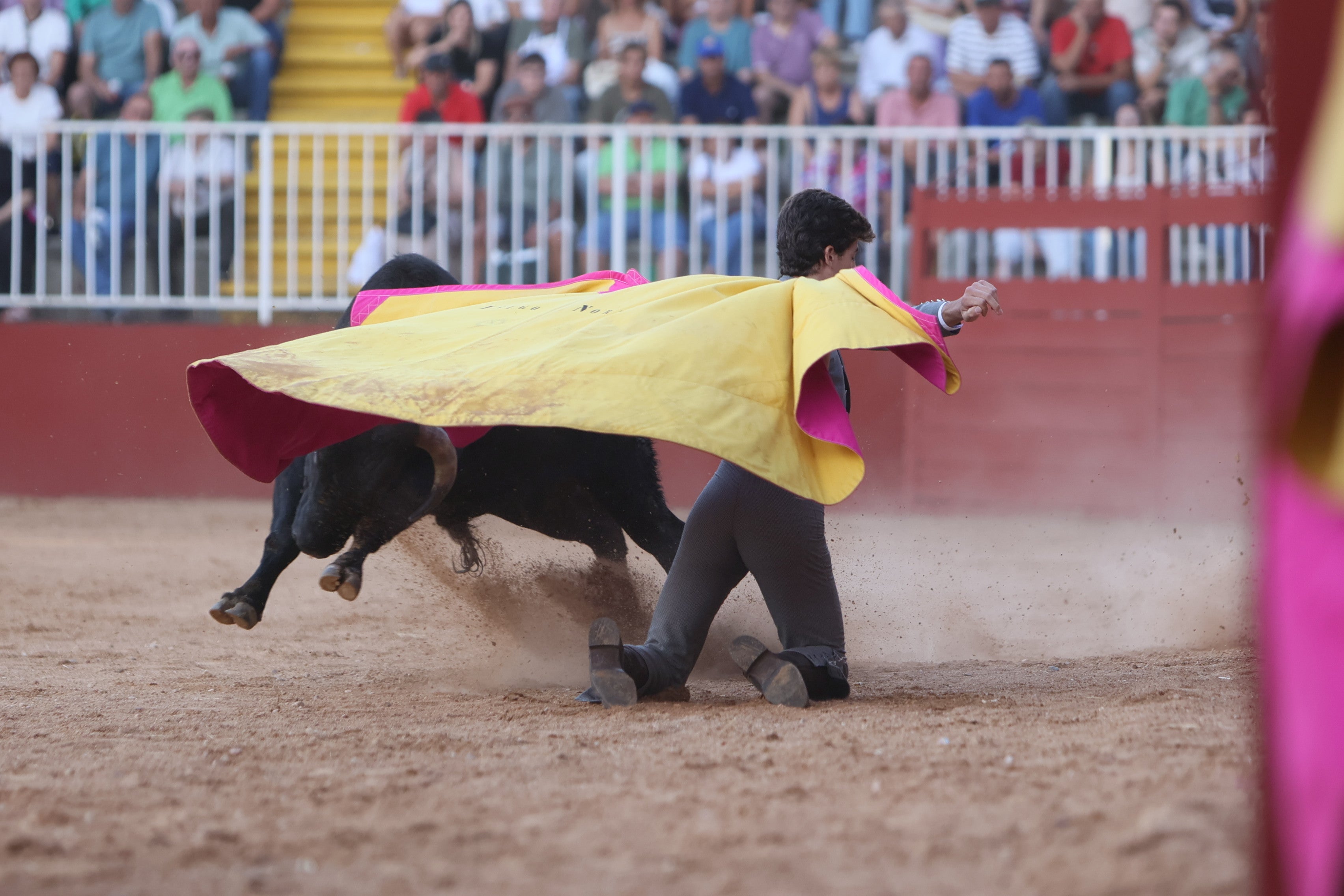Dos orejas para Mateos, Norte y Rojo en el certamen de novilleros