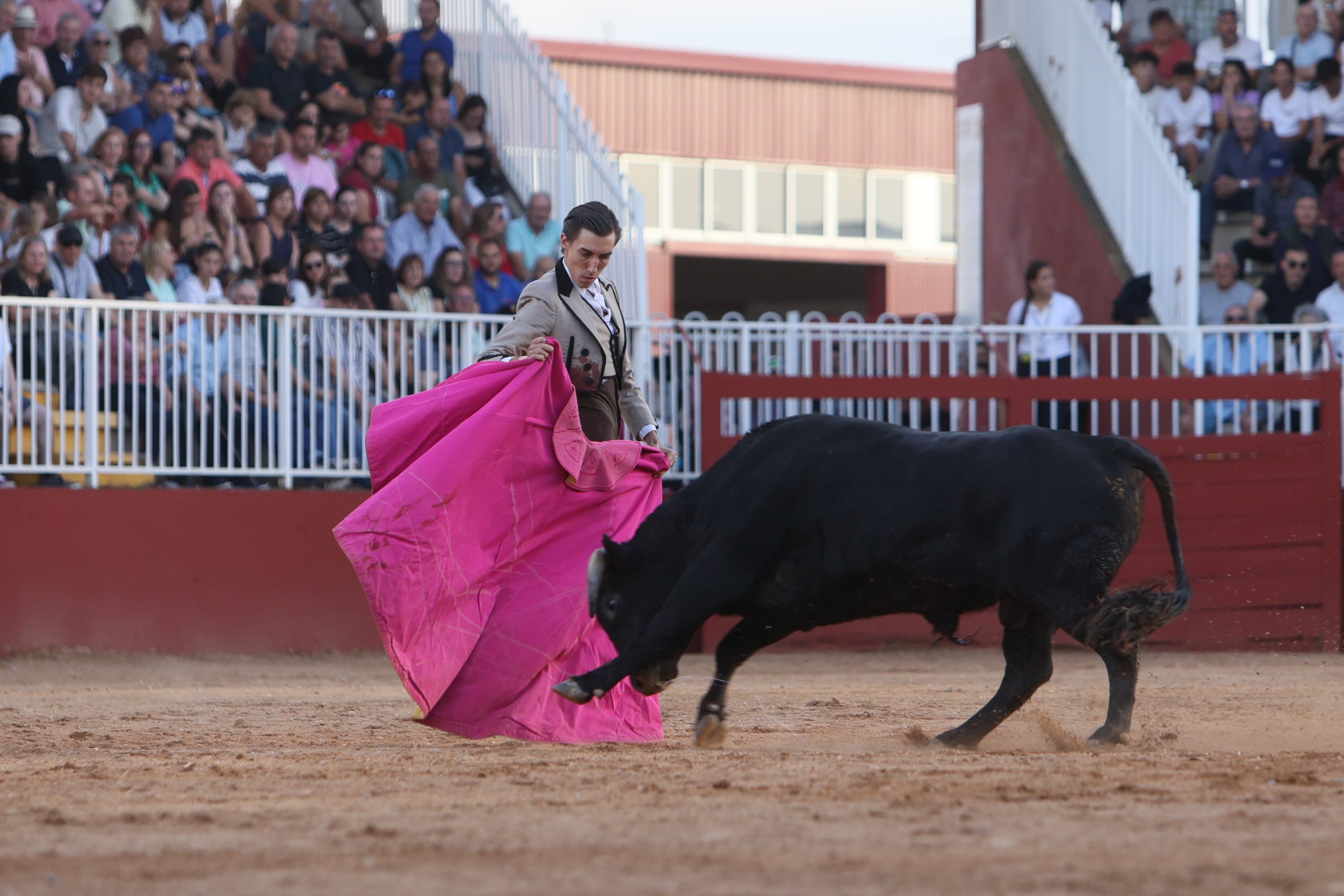 Dos orejas para Mateos, Norte y Rojo en el certamen de novilleros