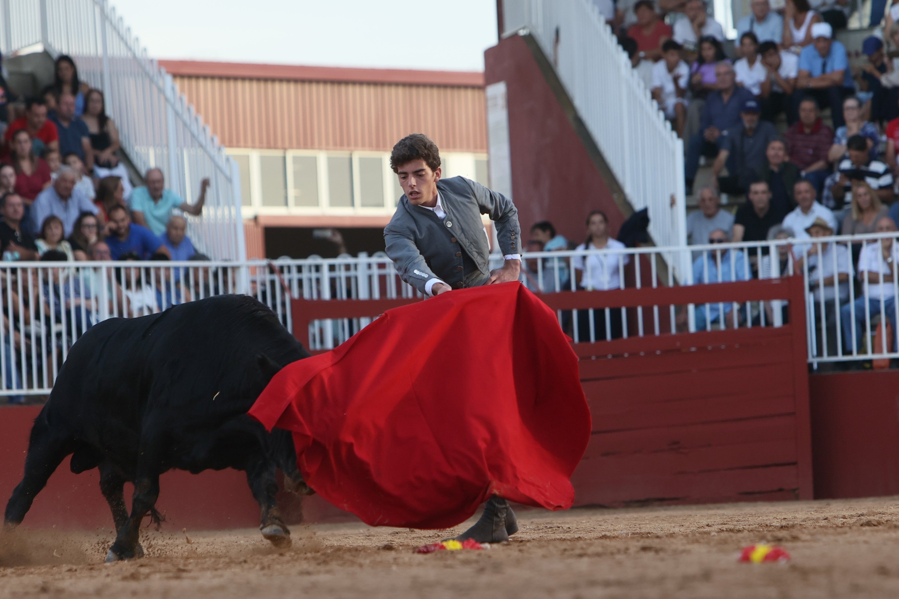 Dos orejas para Mateos, Norte y Rojo en el certamen de novilleros