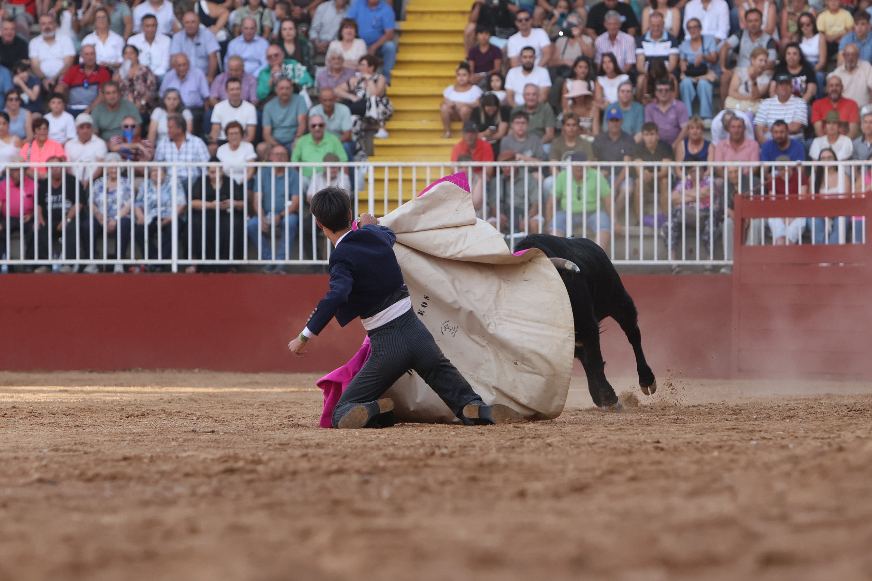 Dos orejas para Mateos, Norte y Rojo en el certamen de novilleros