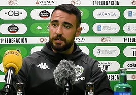 Jesús Arribas, entrenador del Arenteiro, durante la rueda de prensa previa al choque ante Unionistas.