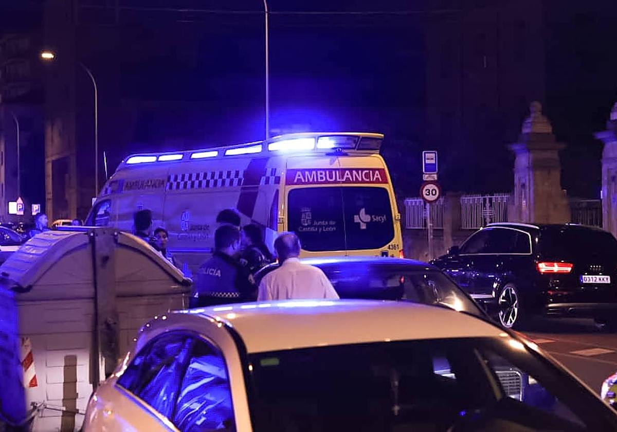 Imagen de la ambulancia en el lugar del accidente.