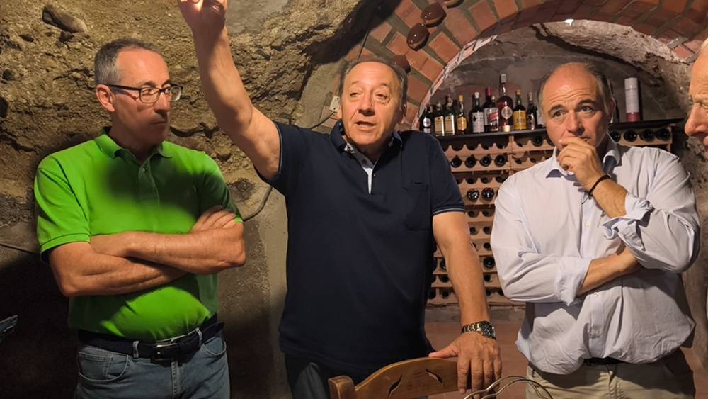 Visita al patrimonio subterráneo de Macotera