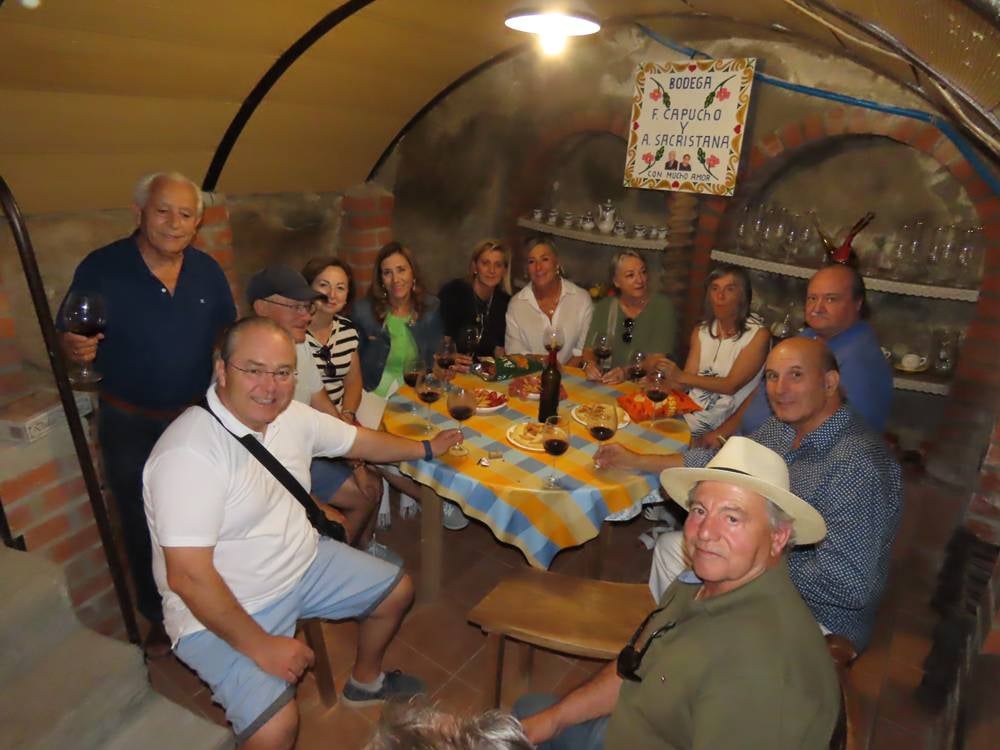 Visita al patrimonio subterráneo de Macotera