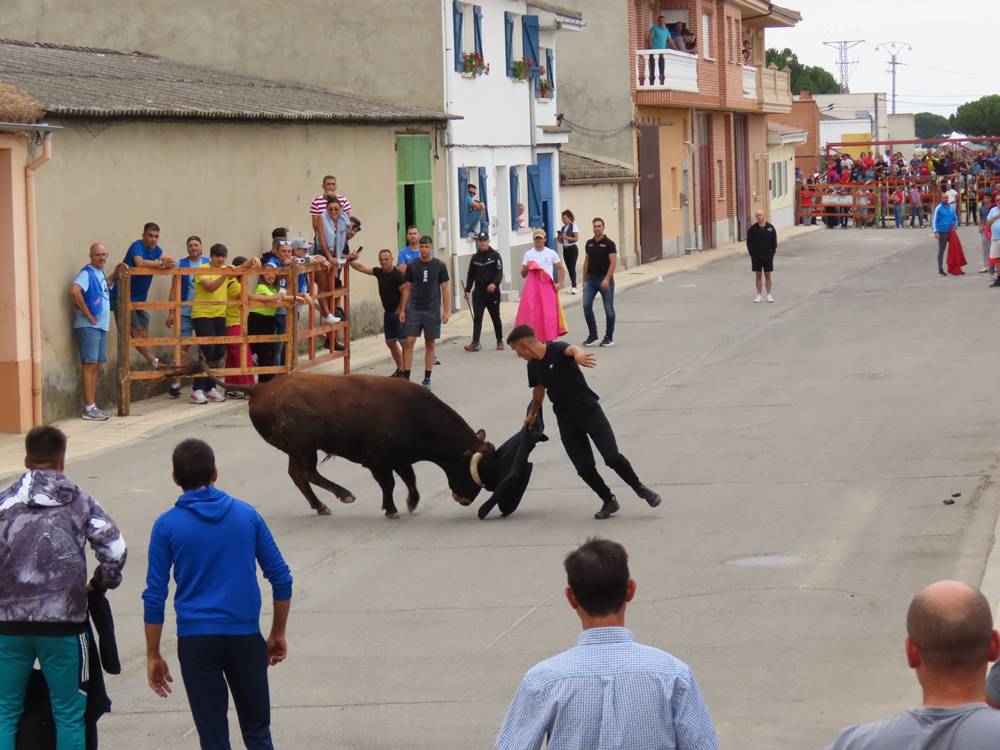 1.800 raciones de paella en Villoria