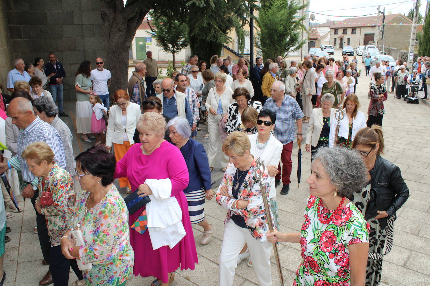 Gallegos de Solmirón acompaña a la Virgen de Gracia Carrero