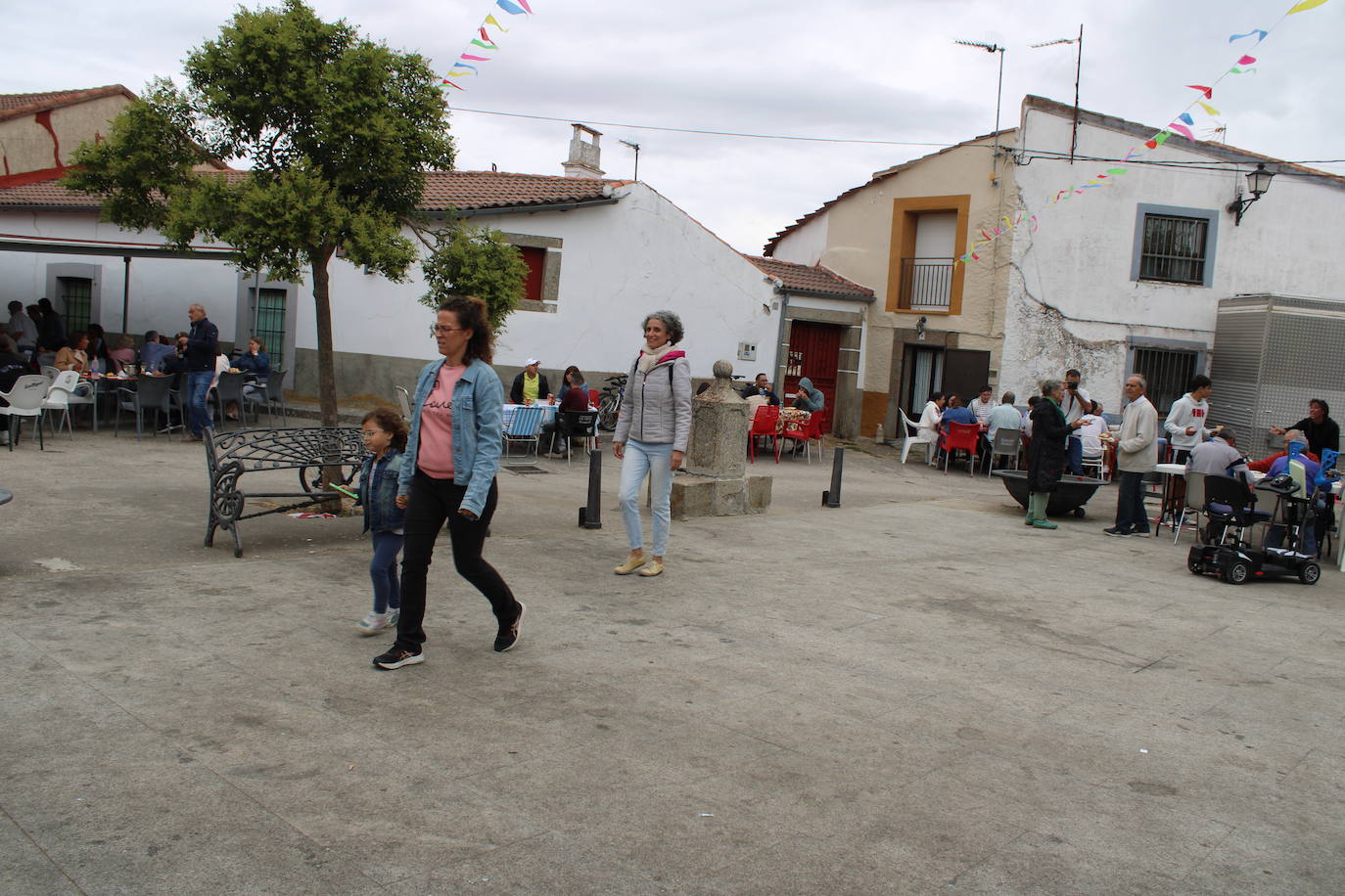 Gallegos de Solmirón acompaña a la Virgen de Gracia Carrero