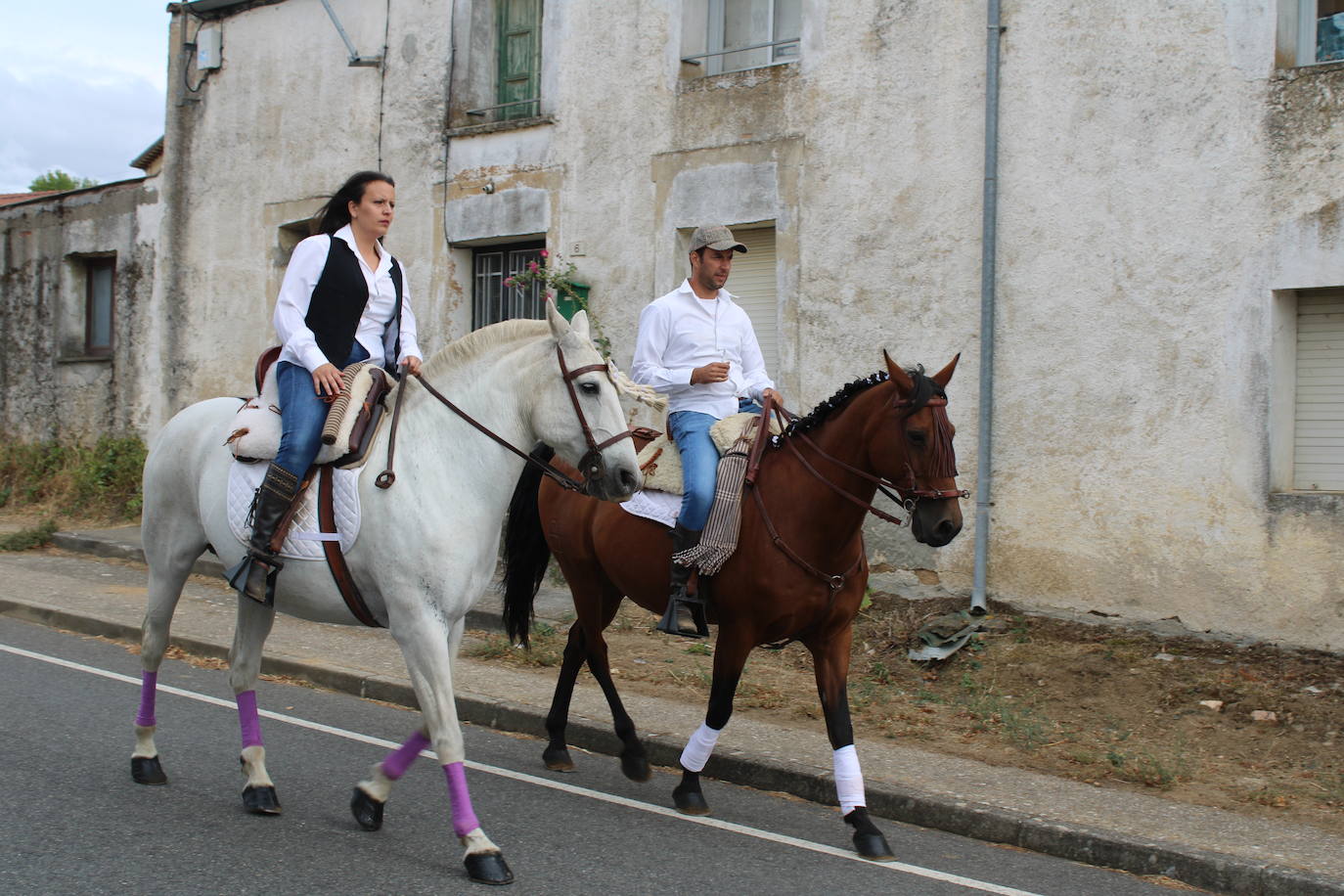 Honores a la Virgen del Carrascal en Cespedosa de Tormes