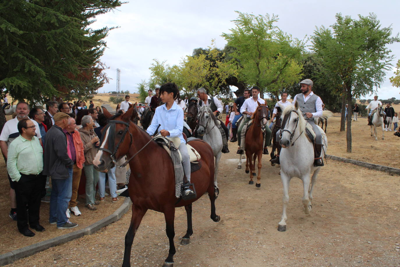 Honores a la Virgen del Carrascal en Cespedosa de Tormes