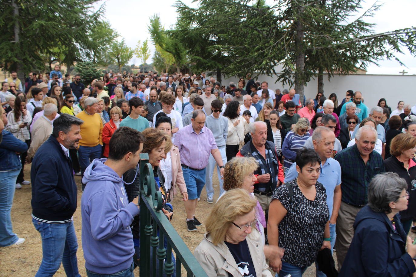 Honores a la Virgen del Carrascal en Cespedosa de Tormes