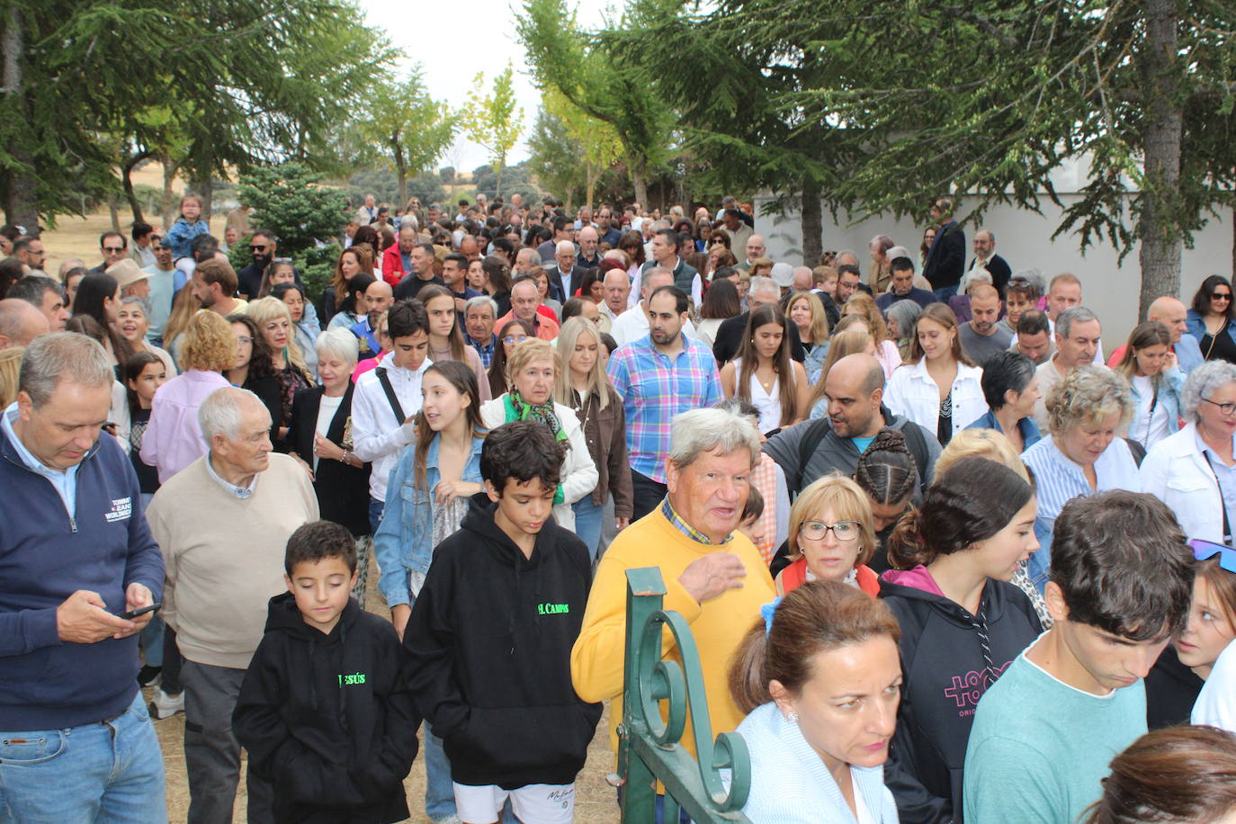 Honores a la Virgen del Carrascal en Cespedosa de Tormes