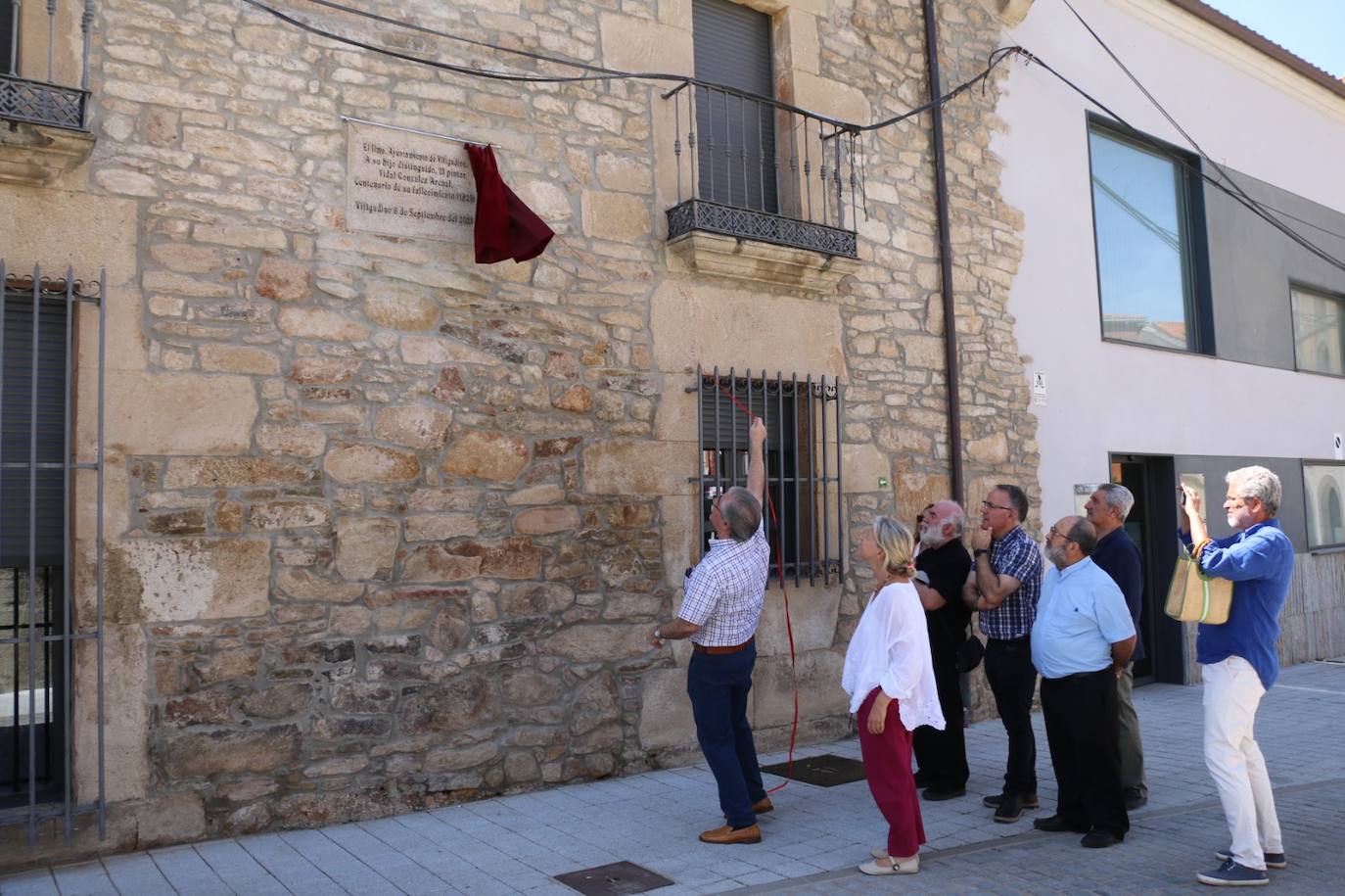 Vitigudino rinde honores a González Arenal