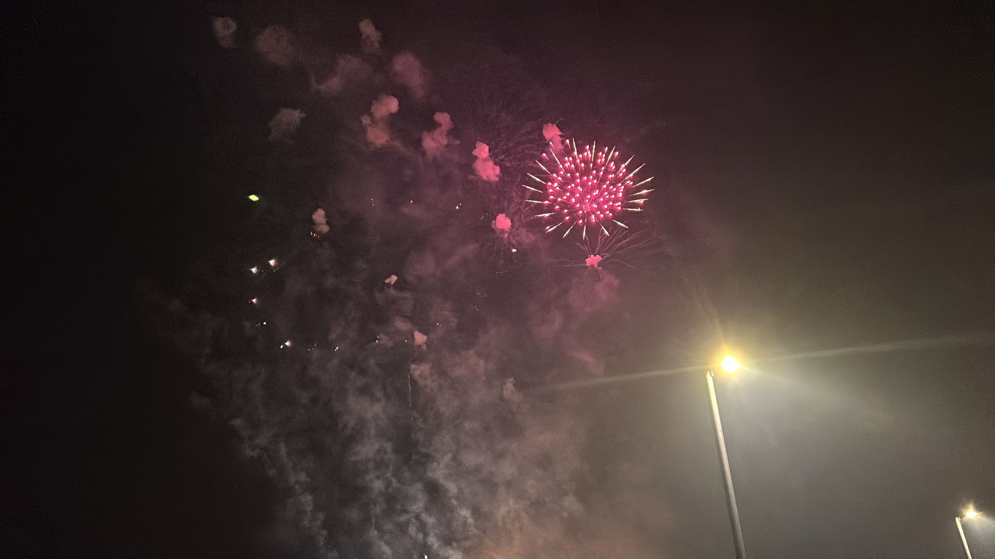 Atronador espectáculo de luz y color para iniciar las Fiestas