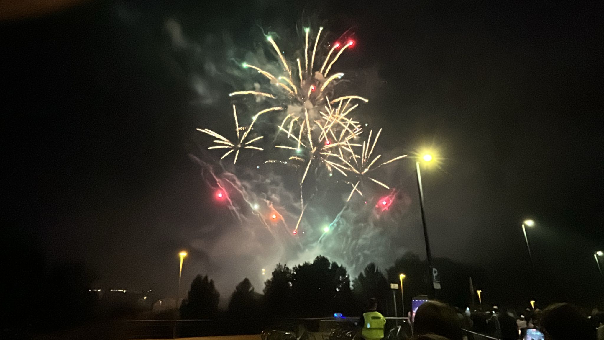 Atronador espectáculo de luz y color para iniciar las Fiestas