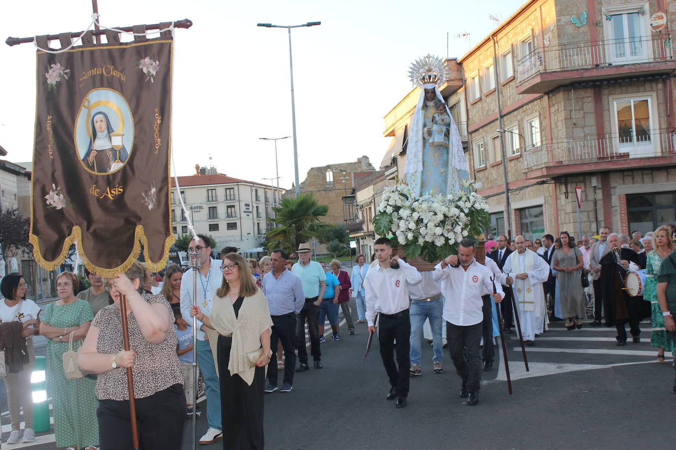 La Virgen de la Peña de Francia eleva las almas de Ciudad Rodrigo