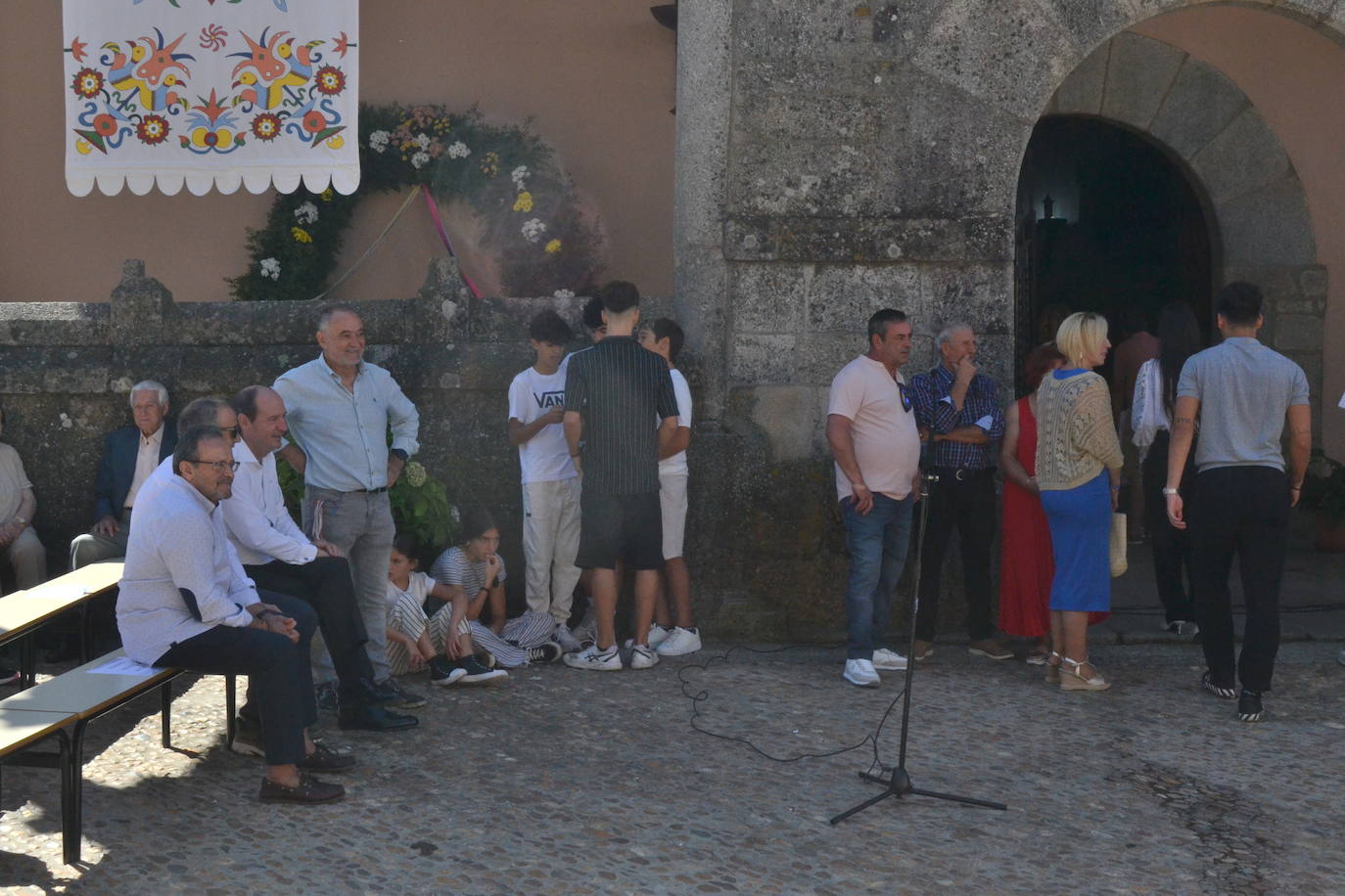 Miranda del Castañar baila en honor a su patrona, la Virgen de la Cuesta