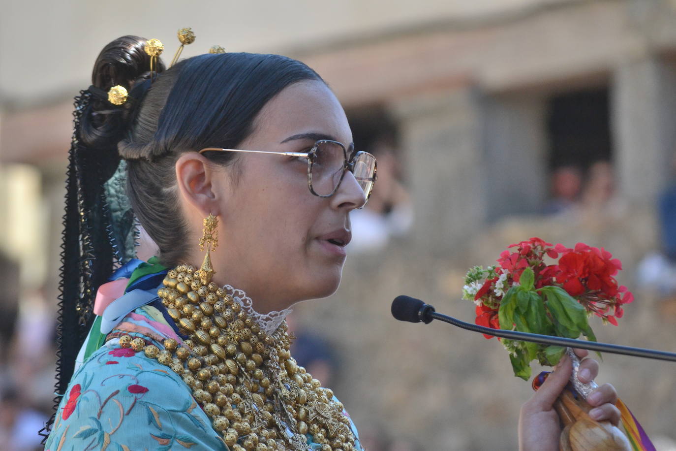 Miranda del Castañar baila en honor a su patrona, la Virgen de la Cuesta