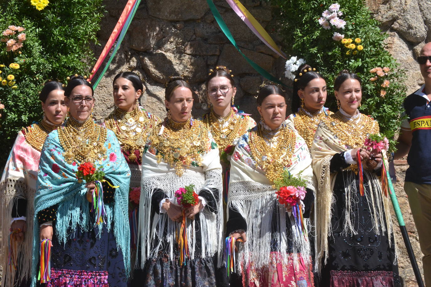 Miranda del Castañar baila en honor a su patrona, la Virgen de la Cuesta