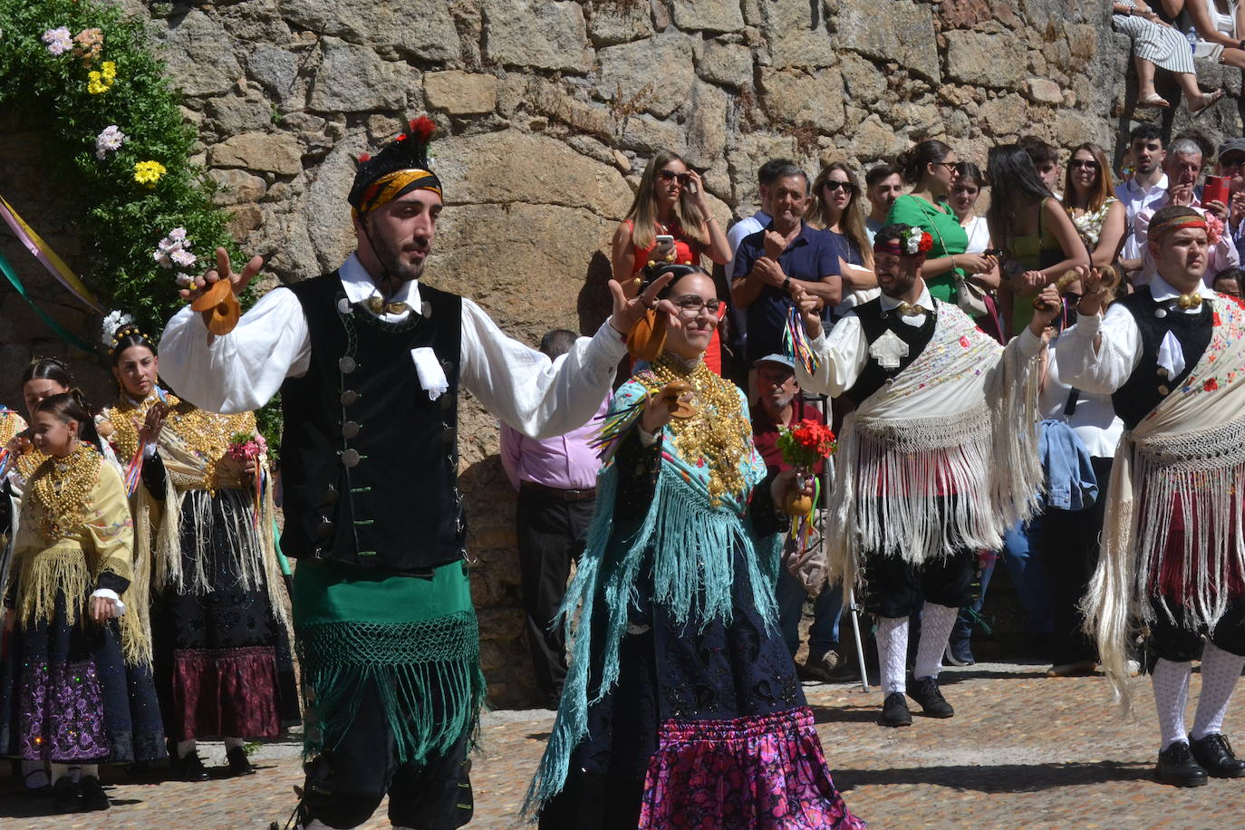 Miranda del Castañar baila en honor a su patrona, la Virgen de la Cuesta