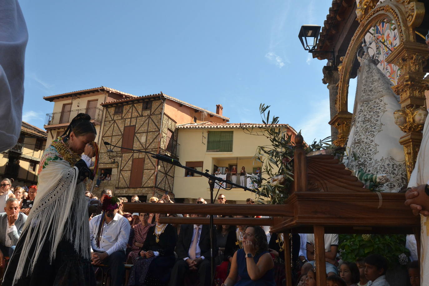 Miranda del Castañar baila en honor a su patrona, la Virgen de la Cuesta