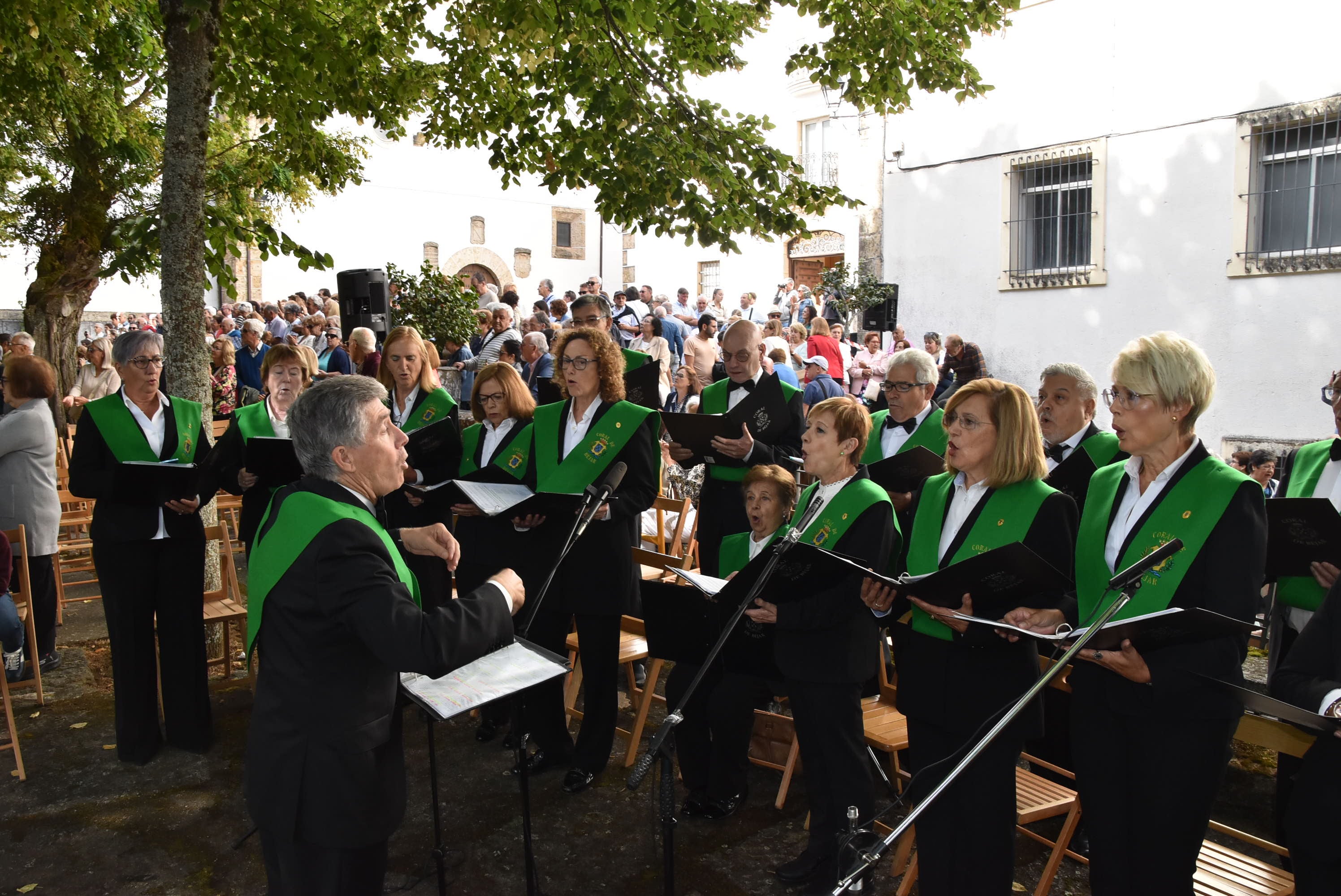 El paraje de El Castañar en Béjar se llena de fieles para acompañar a la Virgen