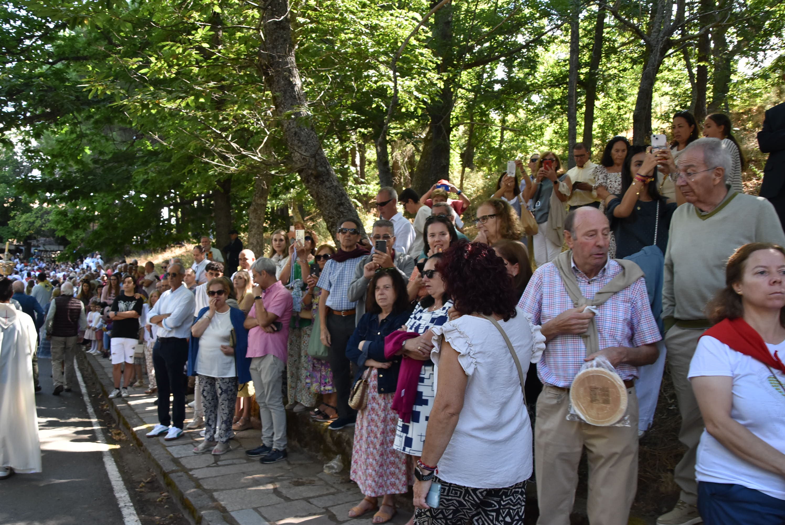 El paraje de El Castañar en Béjar se llena de fieles para acompañar a la Virgen