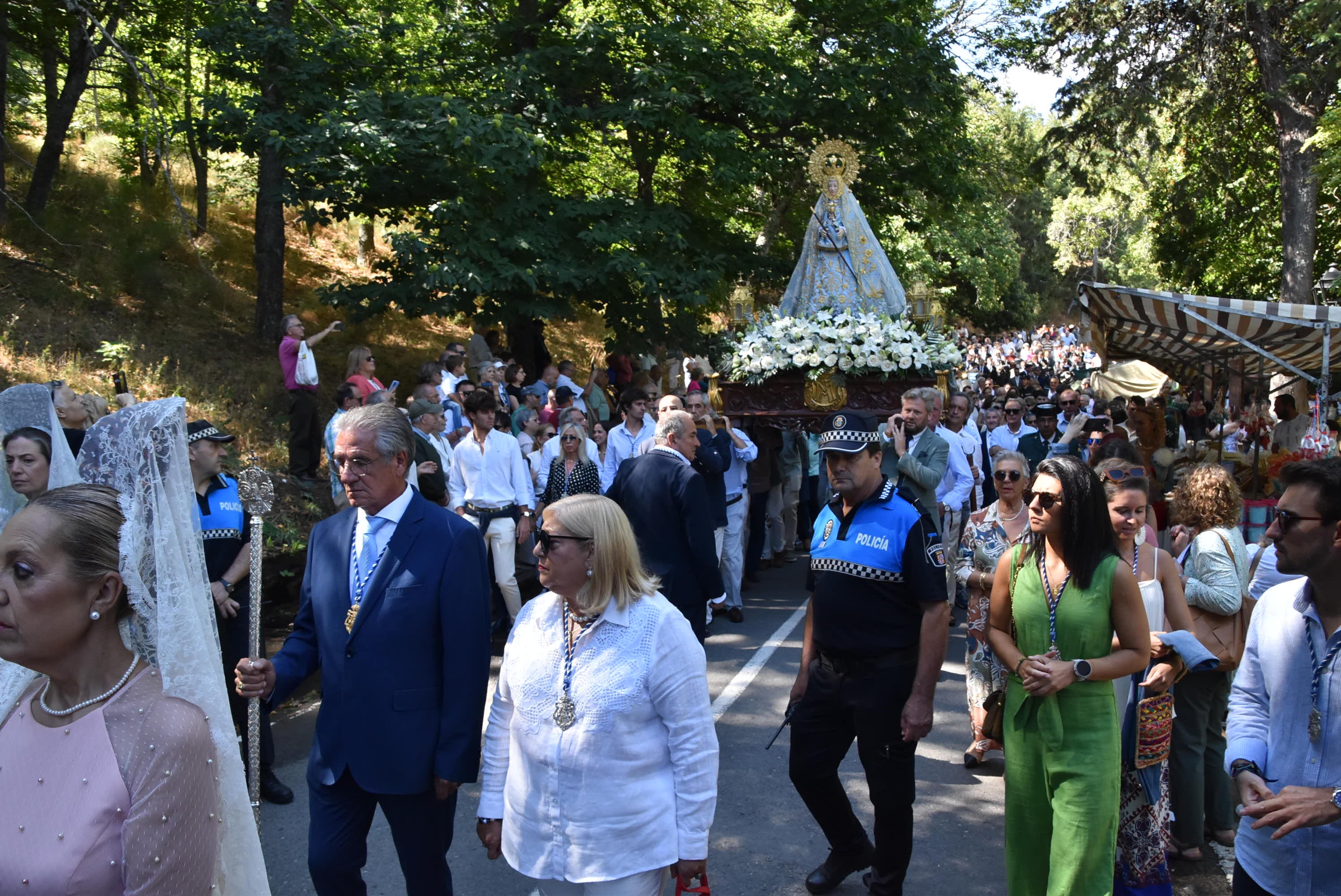 El paraje de El Castañar en Béjar se llena de fieles para acompañar a la Virgen