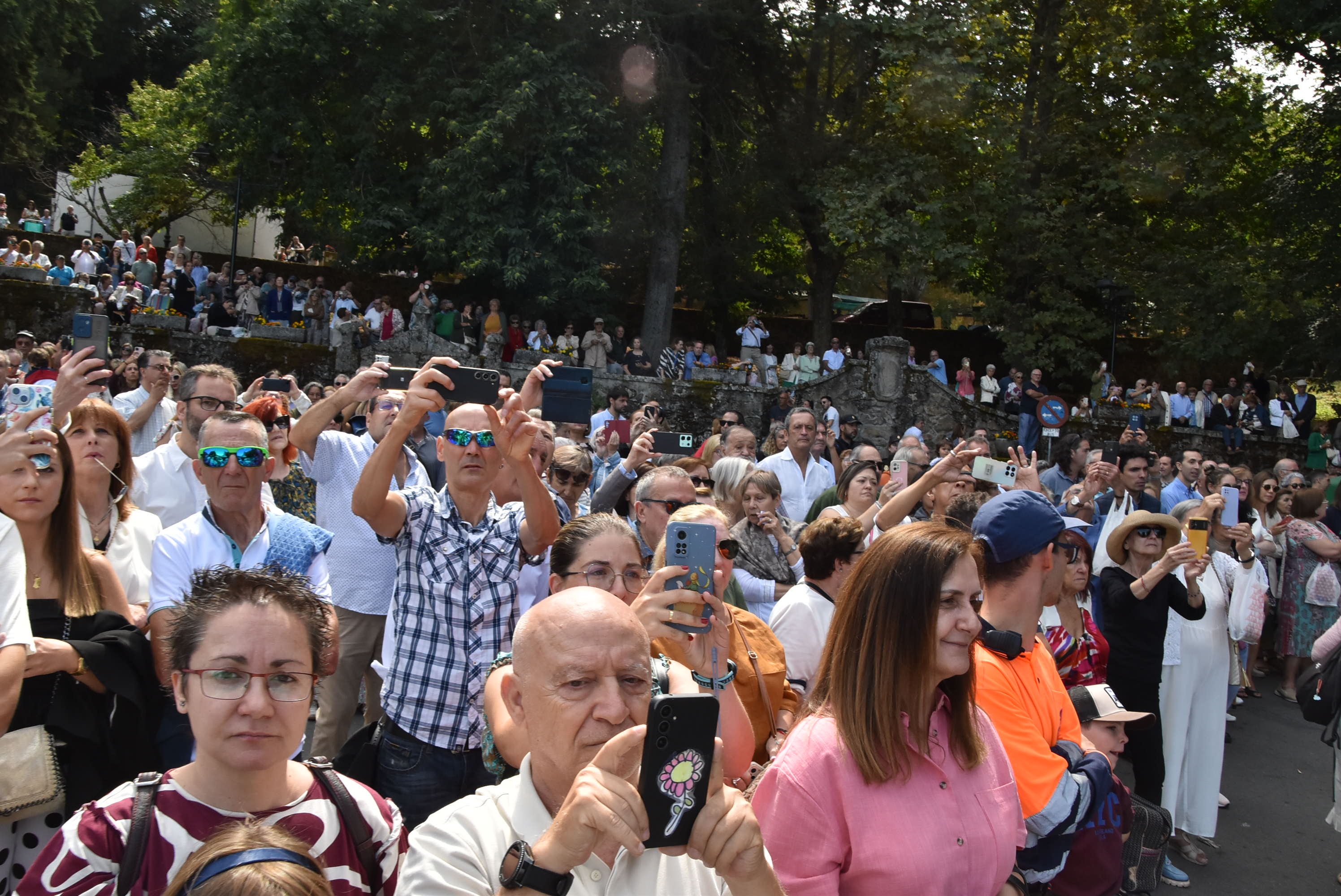 El paraje de El Castañar en Béjar se llena de fieles para acompañar a la Virgen