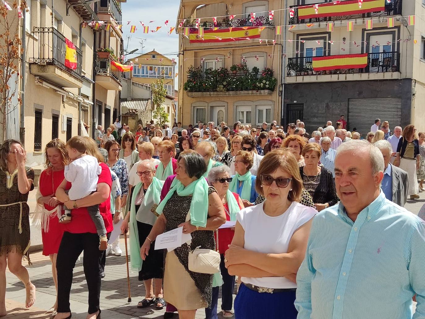 Día de esplendor para honrar a la Virgen en Cespedosa de Tormes