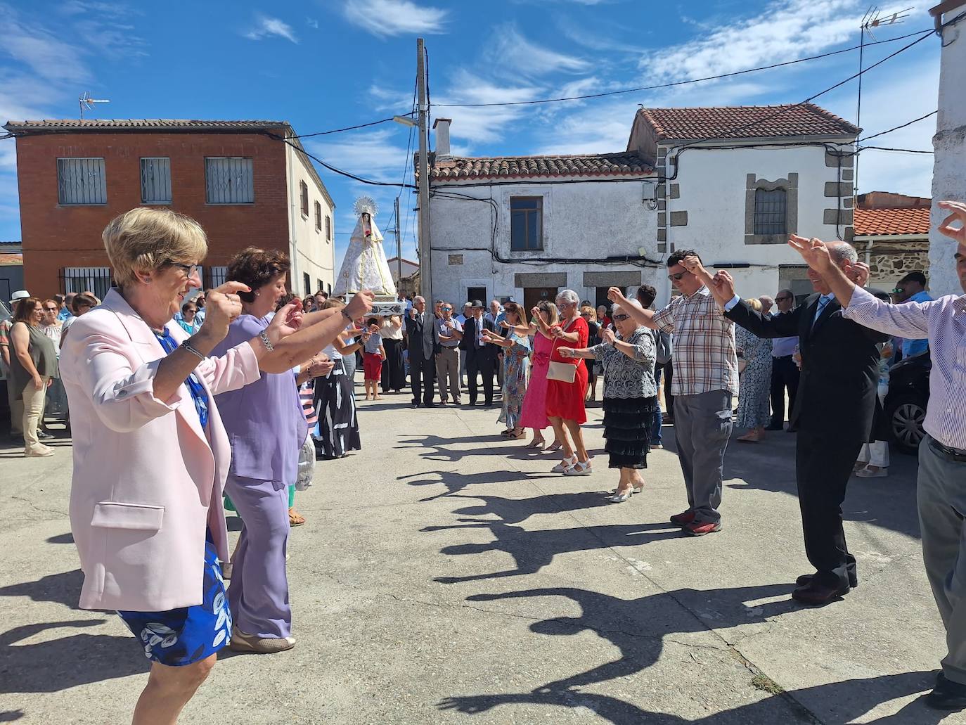 Encuentro junto a la Virgen de Gracia Carrero en Gallegos de Solmirón