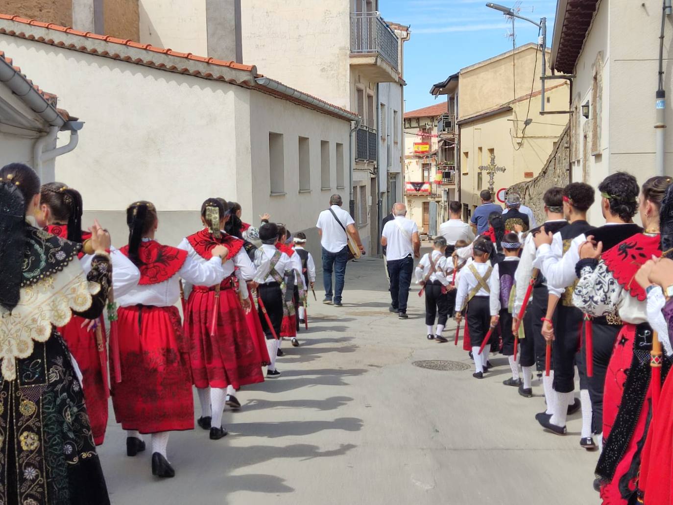 Día de esplendor para honrar a la Virgen en Cespedosa de Tormes