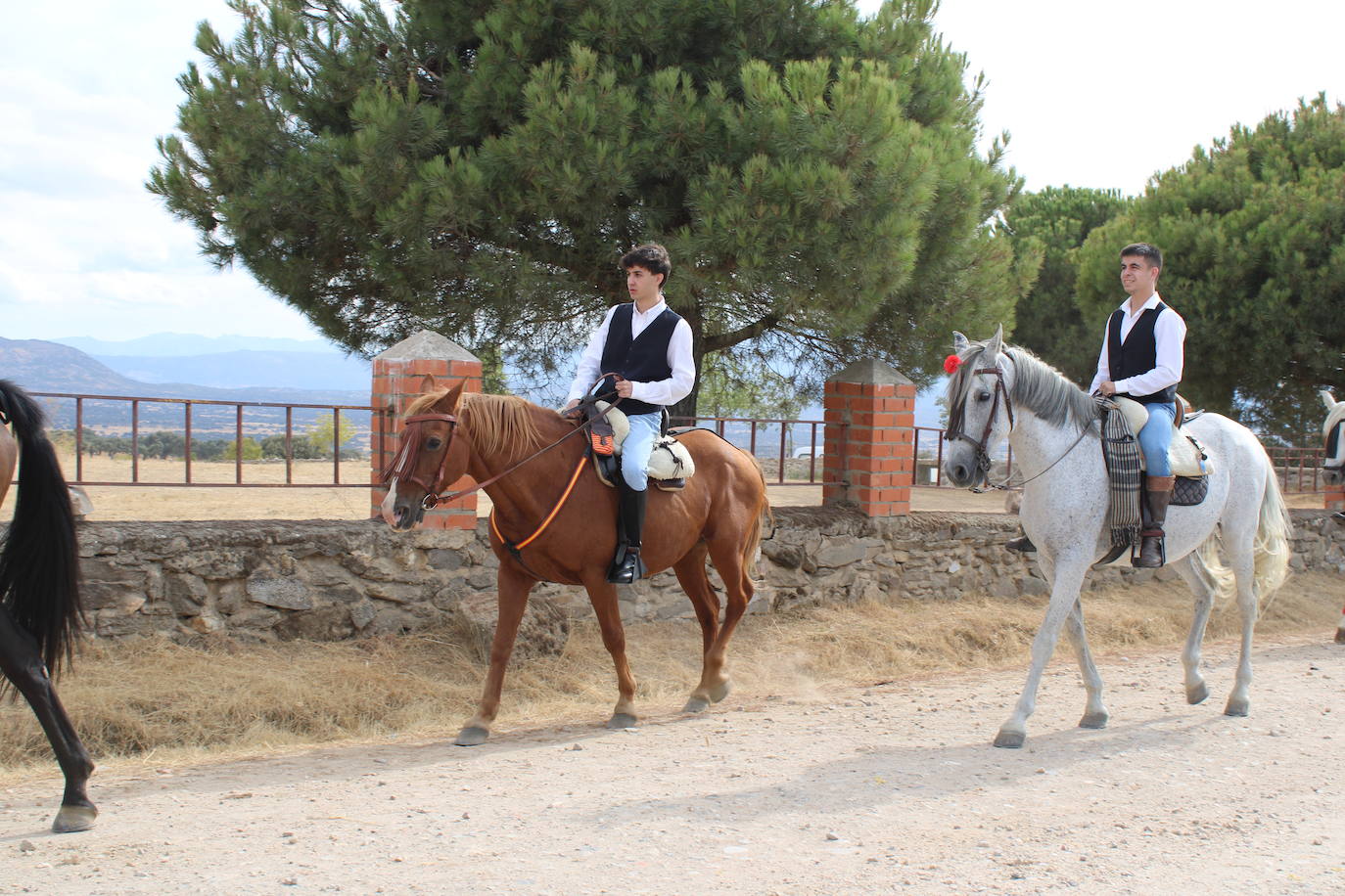 Día de esplendor para honrar a la Virgen en Cespedosa de Tormes