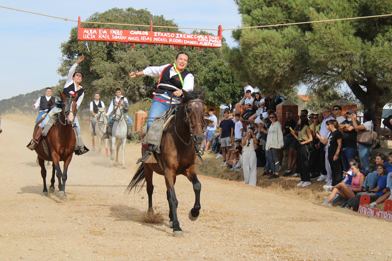 Día de esplendor para honrar a la Virgen en Cespedosa de Tormes