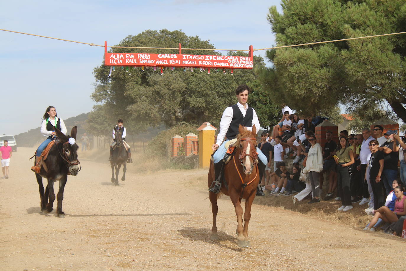 Día de esplendor para honrar a la Virgen en Cespedosa de Tormes
