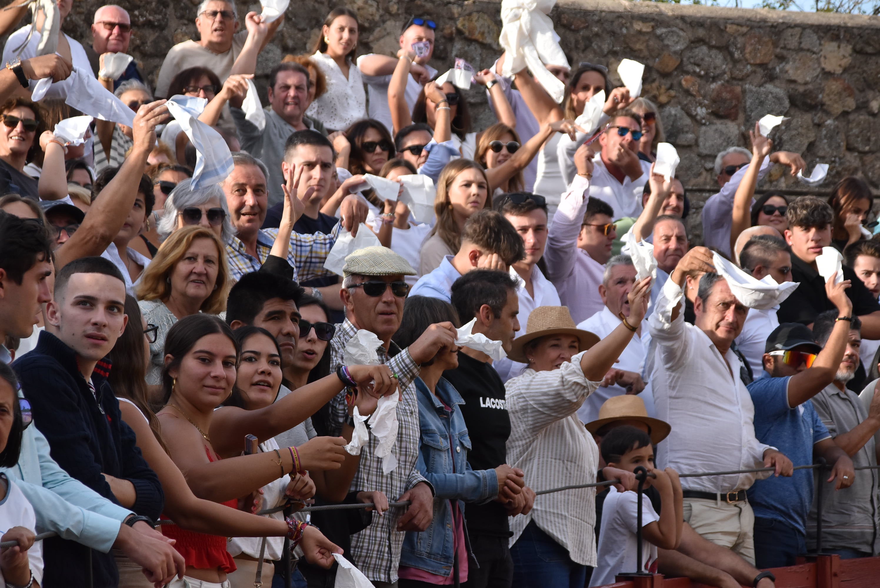 Puerta grande para Castaño, Diosleguarde y Julio Norte en la plaza de toros de Béjar