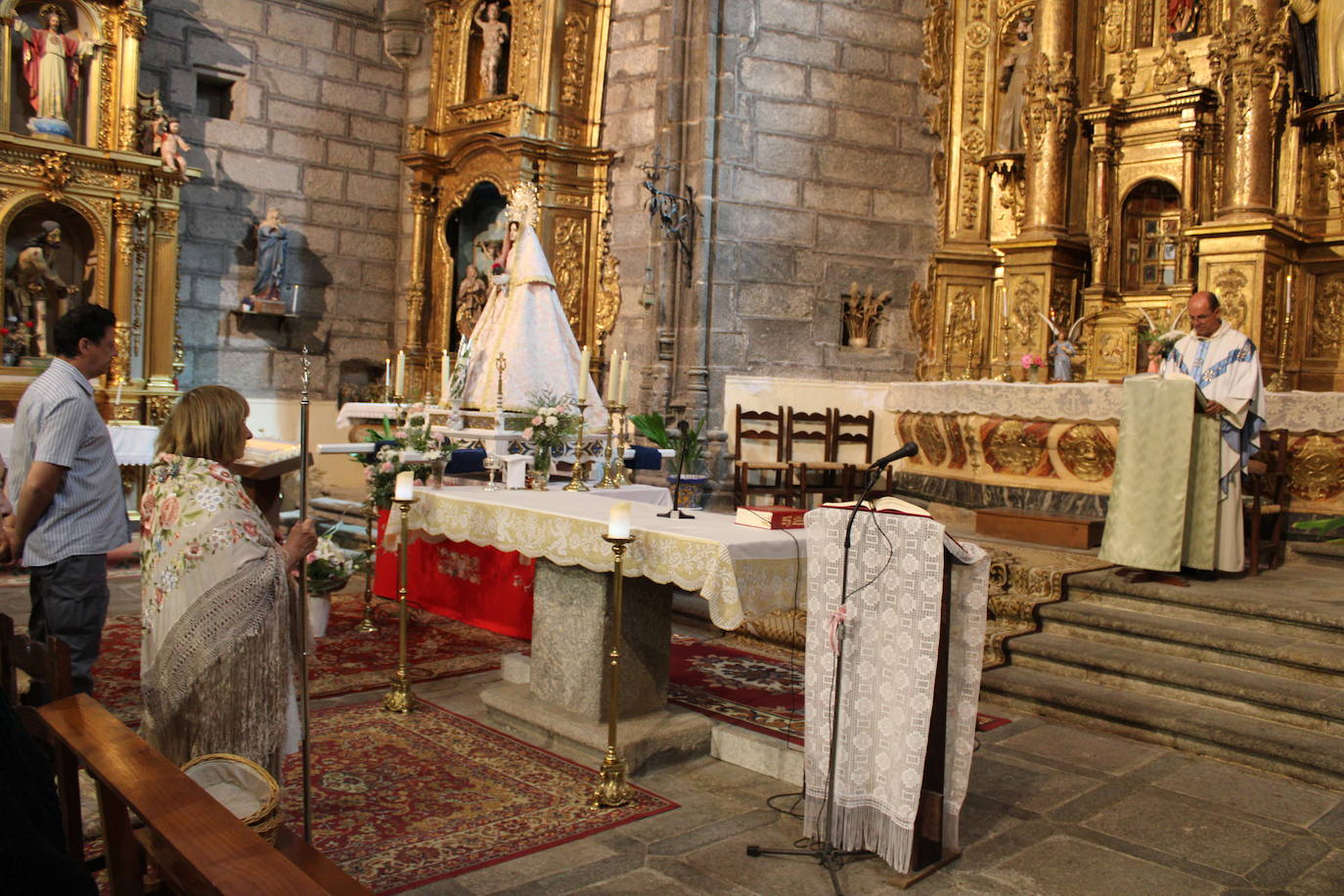 Gallegos de Solmirón entona el &quot;Adiós&quot; a la Virgen de Gracia Carrero