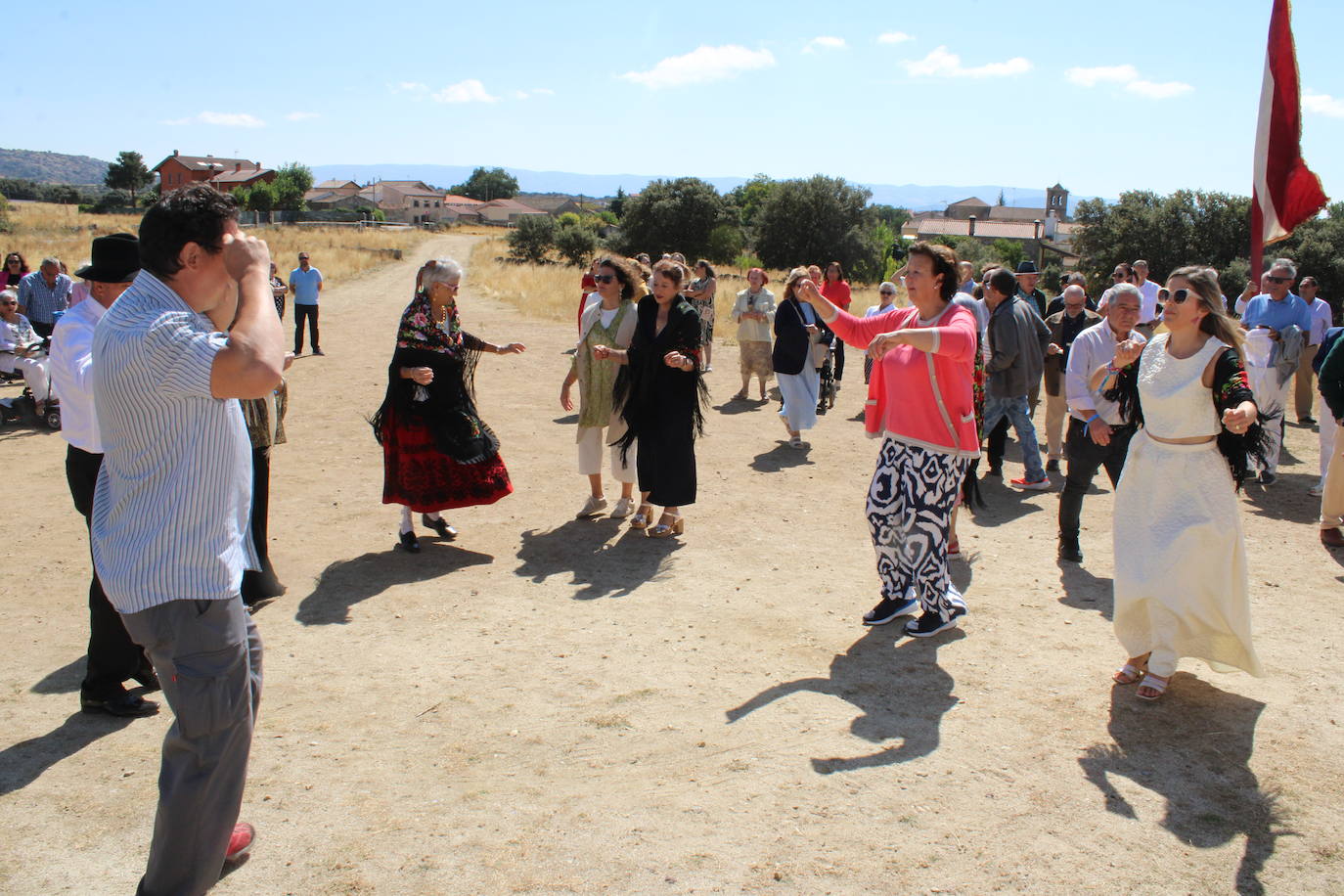 Gallegos de Solmirón entona el &quot;Adiós&quot; a la Virgen de Gracia Carrero