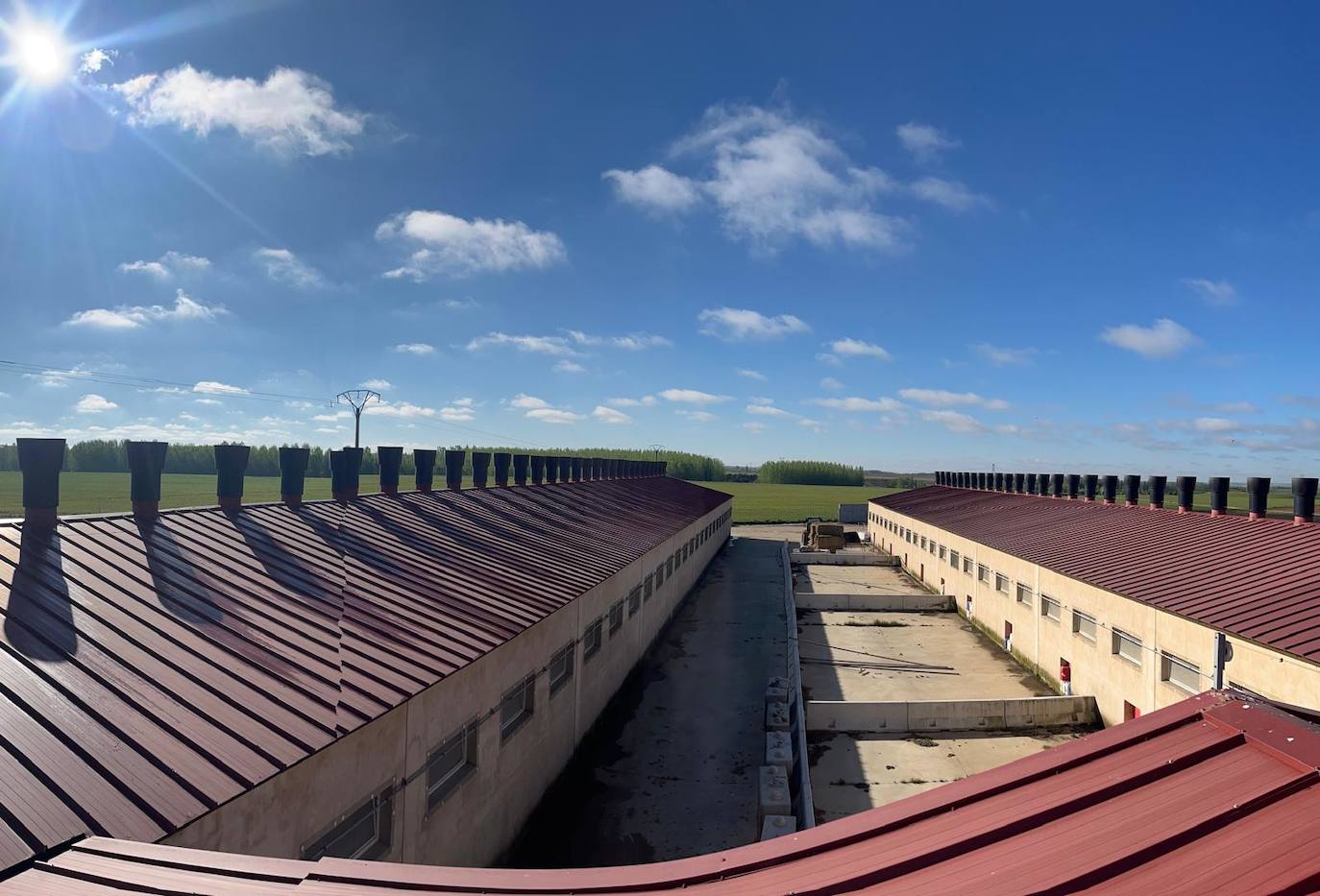 Imagen principal - Cubiertas y cerramientos en manos de los mejores expertos