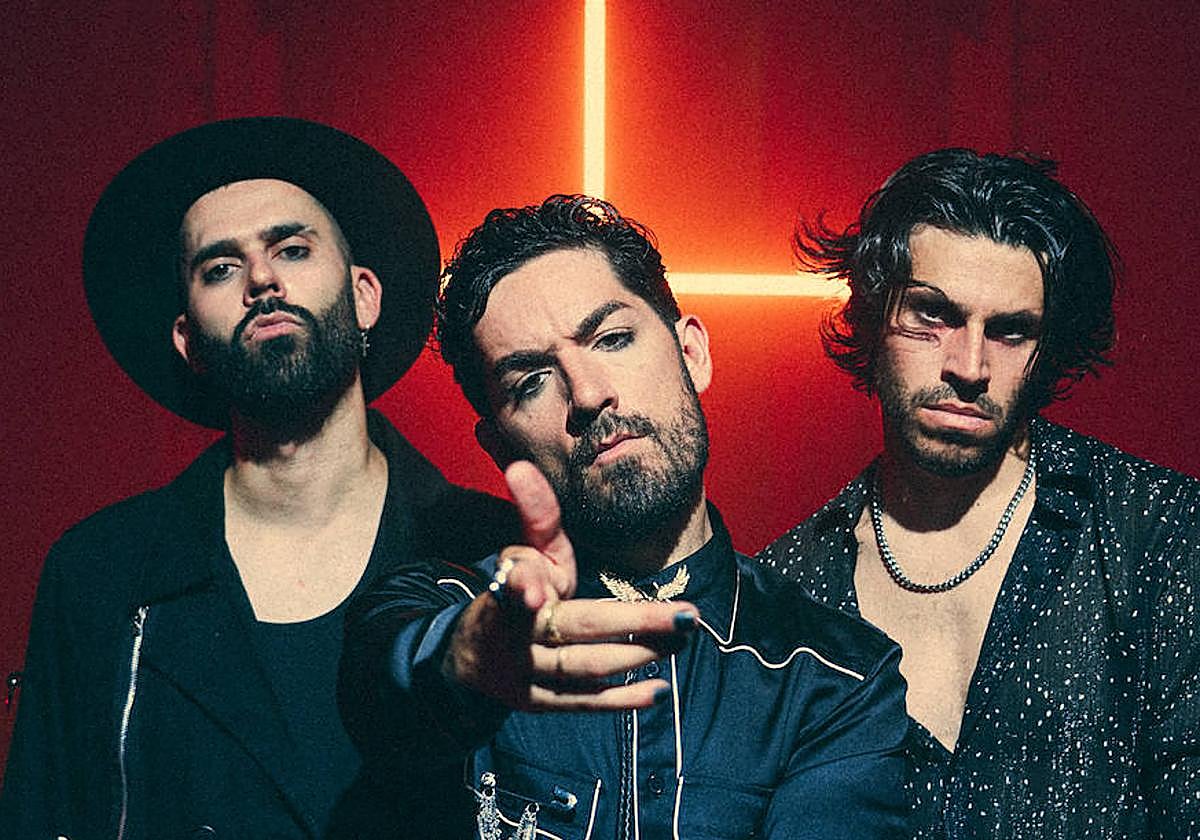 FitoRobles (en el centro), junto a Xabi Road y Jaco Betanzos.