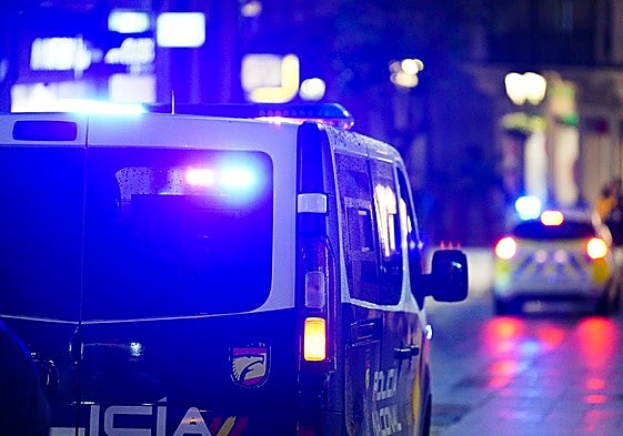 Dotaciones de la Policía Local y Nacional en la calle Toro.