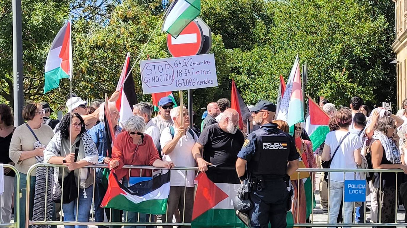 Mucha seguridad, protestas, y afición por el ciclismo: todas las imágenes de La Vuelta en Salamanca