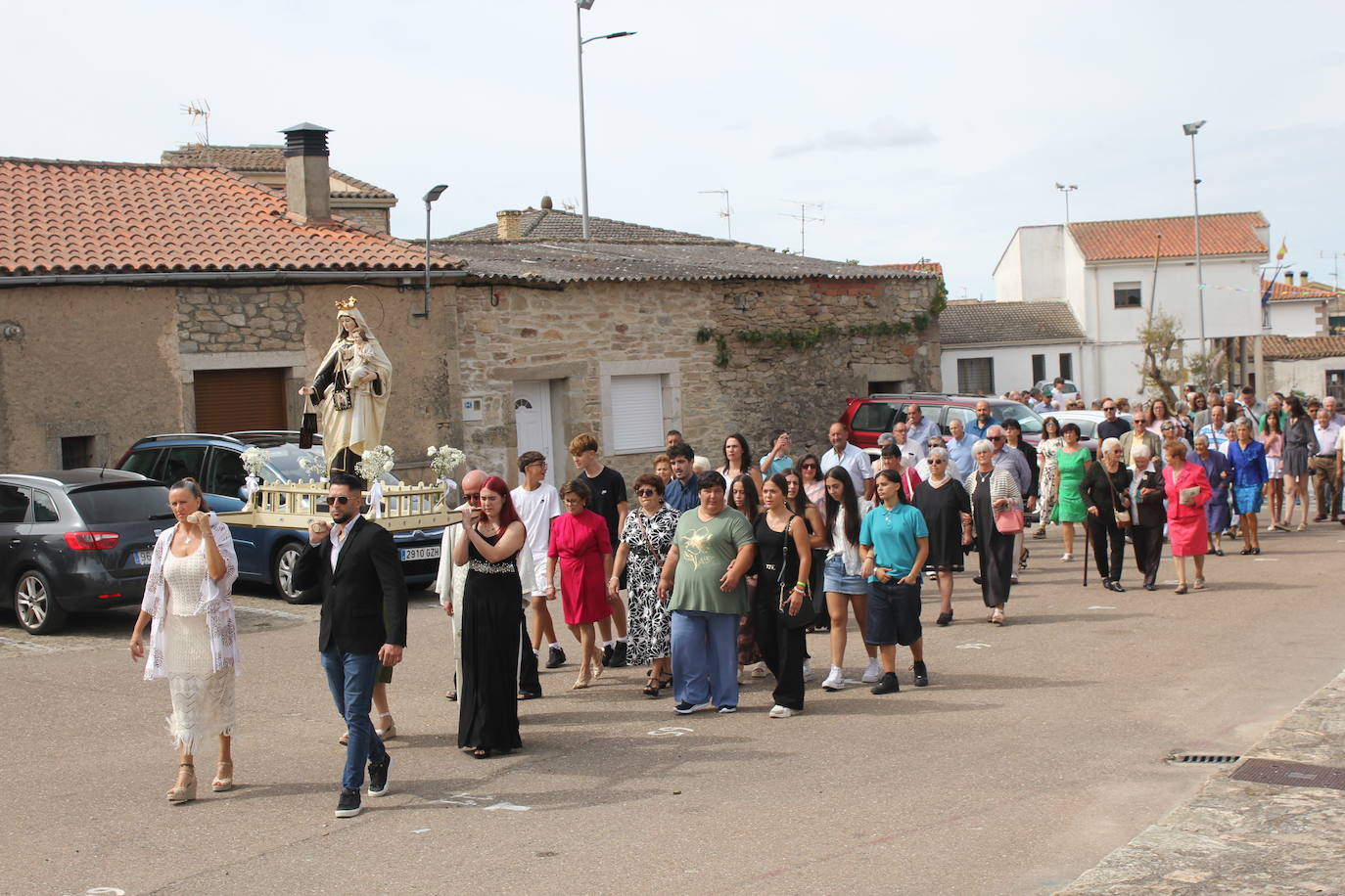 Trabanca se entrega a la Virgen del Carmen en el primer día de fiestas