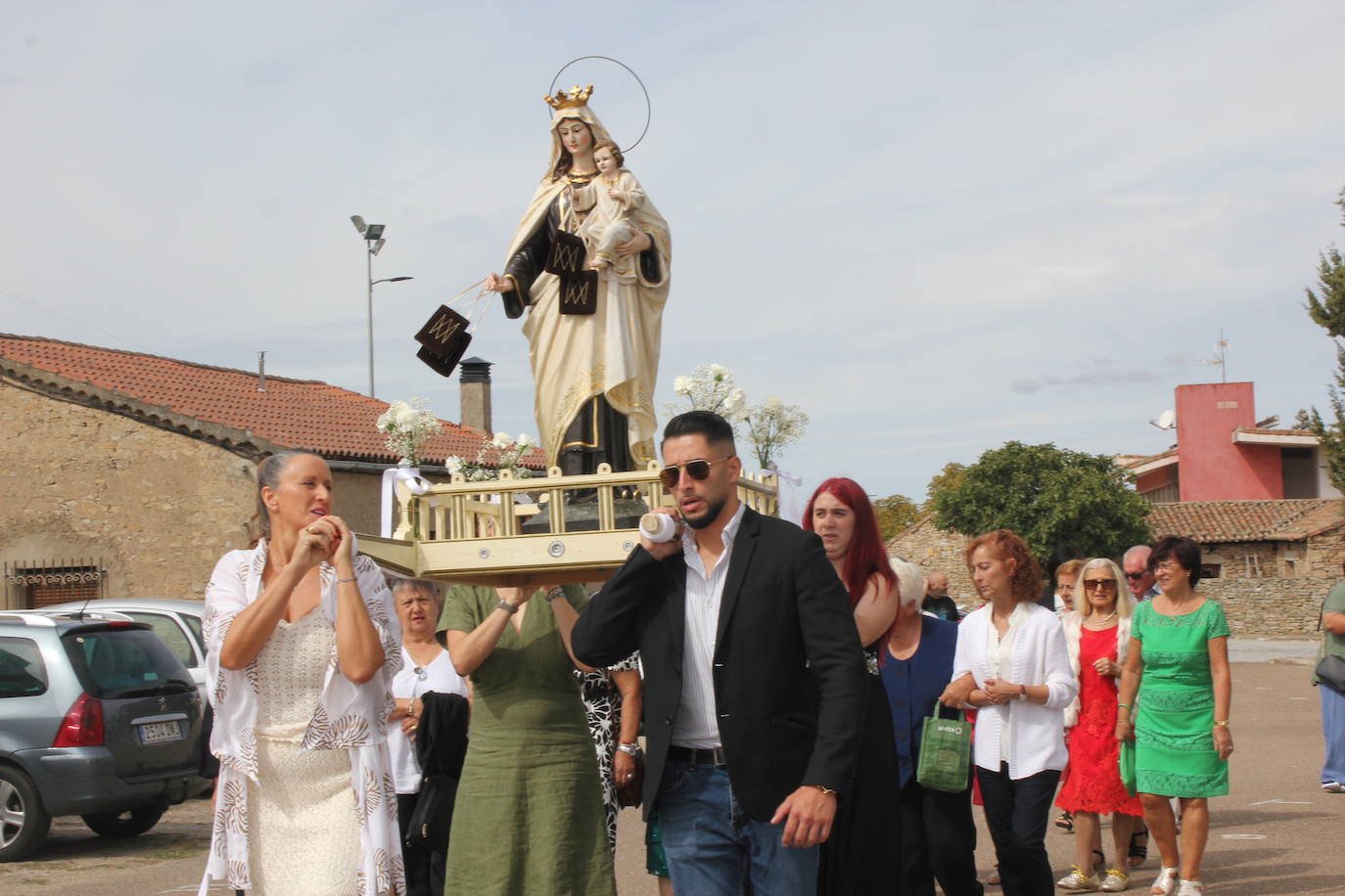 Trabanca se entrega a la Virgen del Carmen en el primer día de fiestas