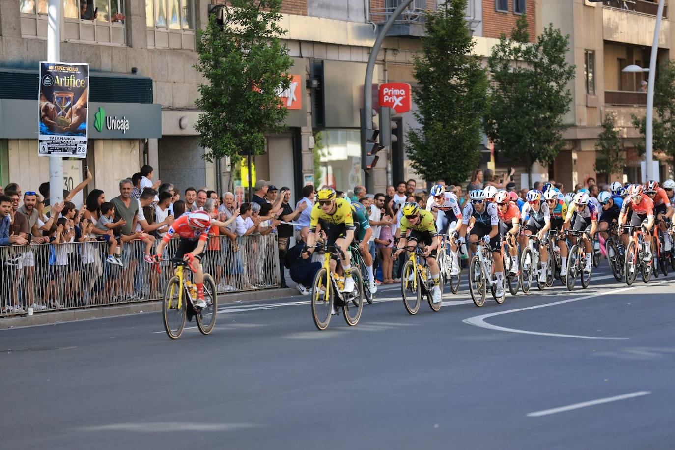 Mucha seguridad, protestas, y afición por el ciclismo: todas las imágenes de La Vuelta en Salamanca