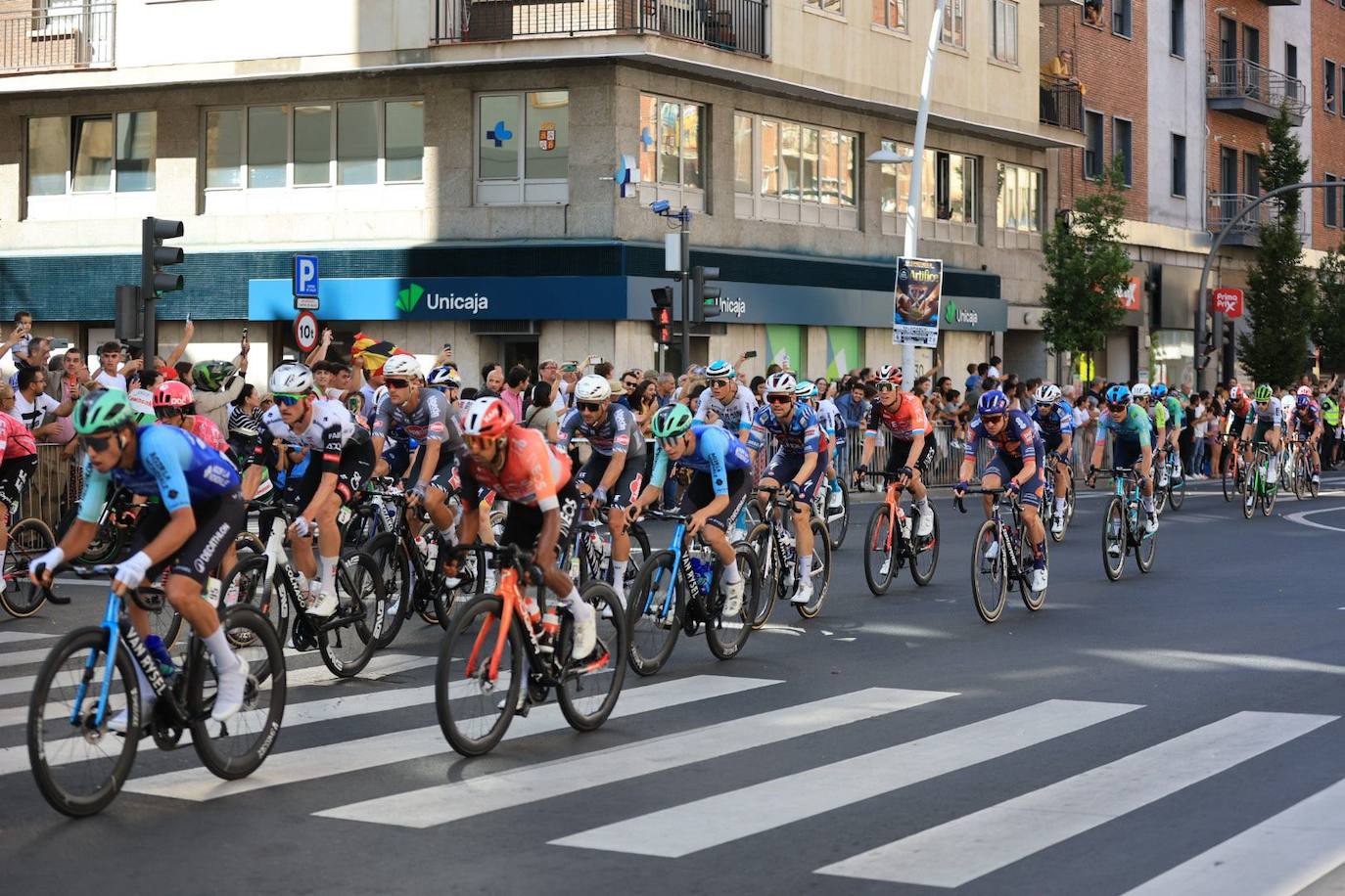 Mucha seguridad, protestas, y afición por el ciclismo: todas las imágenes de La Vuelta en Salamanca