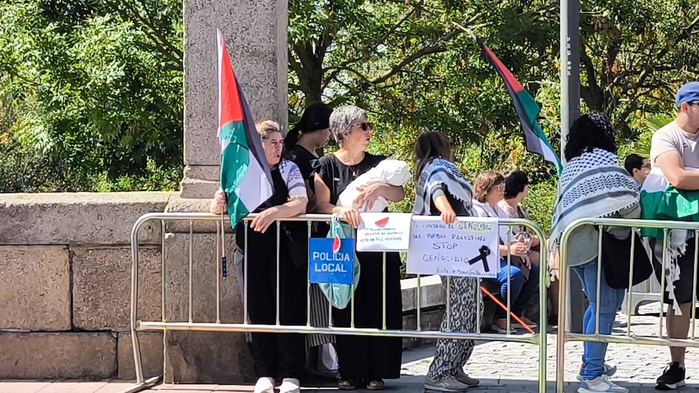 Mucha seguridad, protestas, y afición por el ciclismo: todas las imágenes de La Vuelta en Salamanca